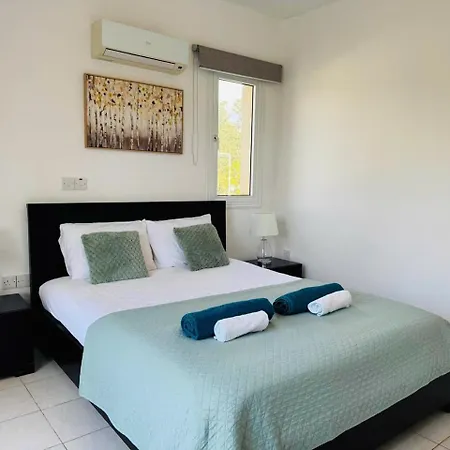 Cozy 2br - Swimming Pool - Hesperides Appartement Paphos
